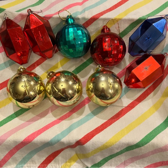 9 Vintage Jewel Brite 1960s Plastic Christmas Ornaments - Picture 11 of 12